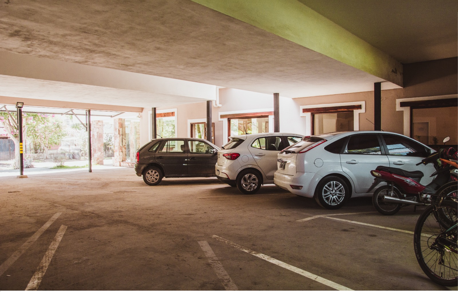 Estacionamiento cubierto